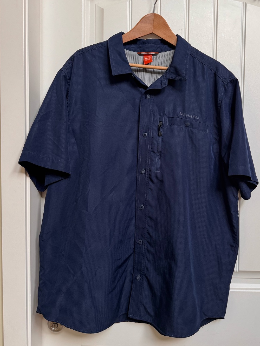 Merrell Dark Blue Recycled Polyester Technical Short Sleeve Shirt. Size XL